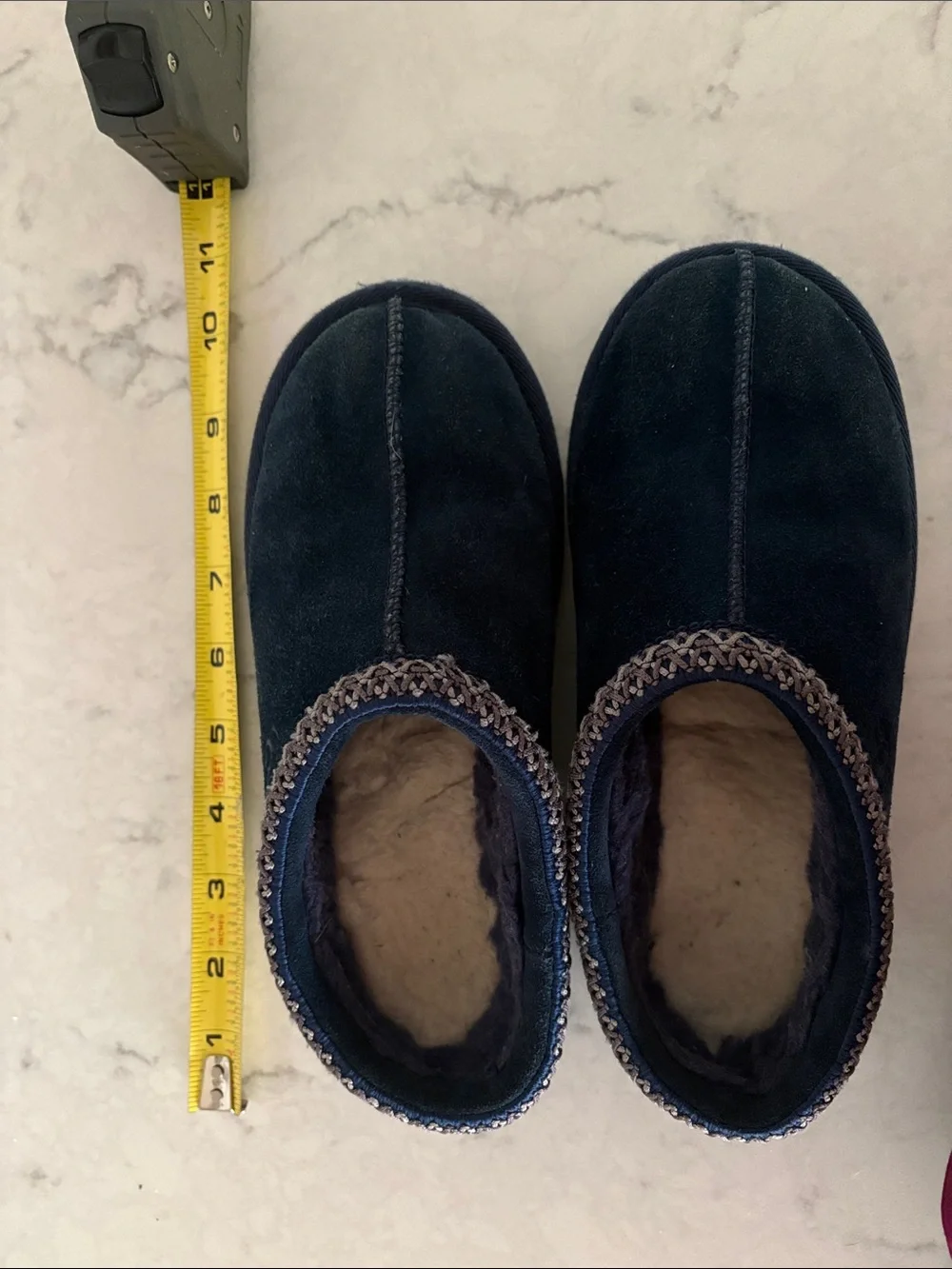 UGG Kids Tasman II Slip-On Slipper in Navy with Contrast Trim